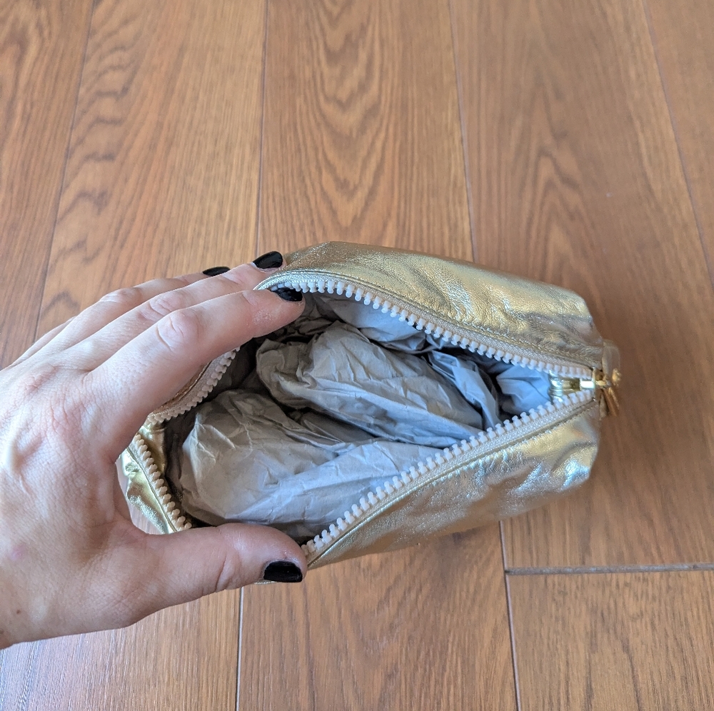 Michael Kors Pale Gold Cosmetic Bag Like New - Picture 9 of 9